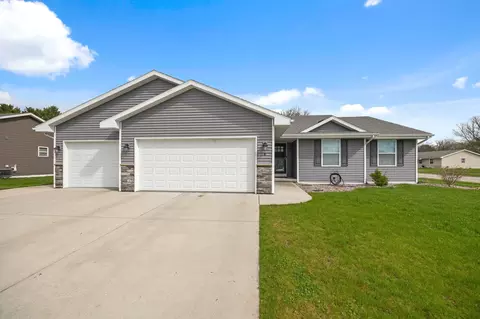 8 W Gailen Ln, Milton, WI 53563