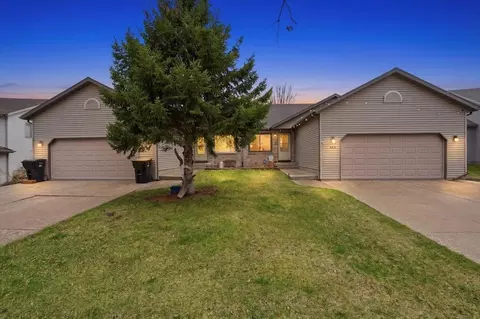 620 Constitution Ln, Deforest, WI 53532