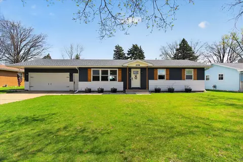 208 N Willard Ave, Janesville, WI 53548