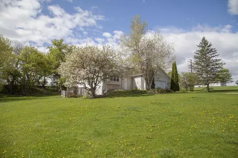 819 Spellman St, Mount Horeb, WI 53572