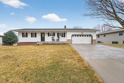 106 Dougherty Ct, Ridgeway, WI 53582