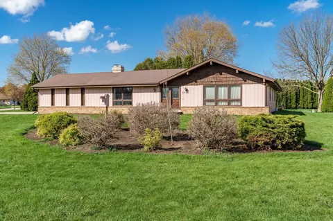 2308 N Pontiac Dr, Janesville, WI 53545