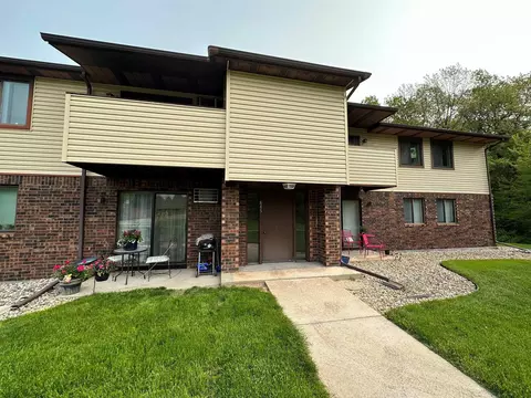 825 N Gammon Rd #F, Madison, WI 53717