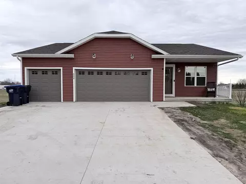 524 S Main St, Juneau, WI 53039