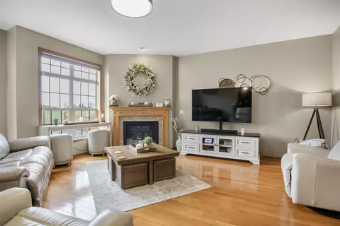 1028 20th St #3, Prairie Du Sac, WI 53578