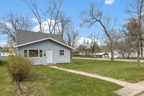 1031 Vine St, Wisconsin Dells, WI 53965