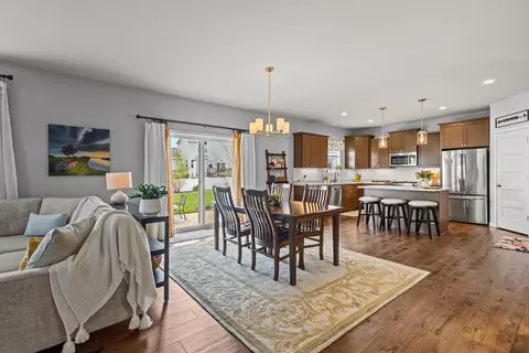 1317 Black Stallion Dr, Madison, WI 53718