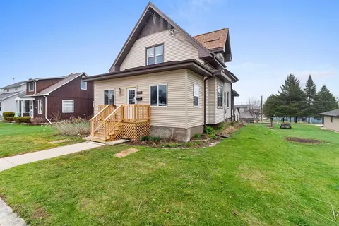 2216 Monroe St, New Holstein, WI 53061
