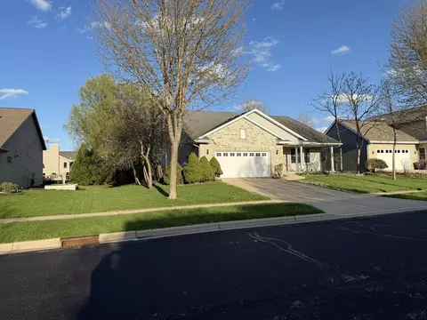 2880 Crinkle Rooot Dr, Fitchburg, WI 53711