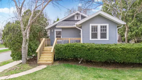 546 Orchard Dr, Madison, WI 53711