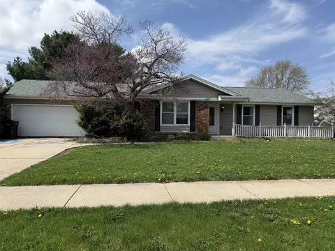 2119 Morningside Dr, Janesville, WI 53546