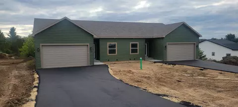 408 Mine Rd, Baraboo, WI 53913