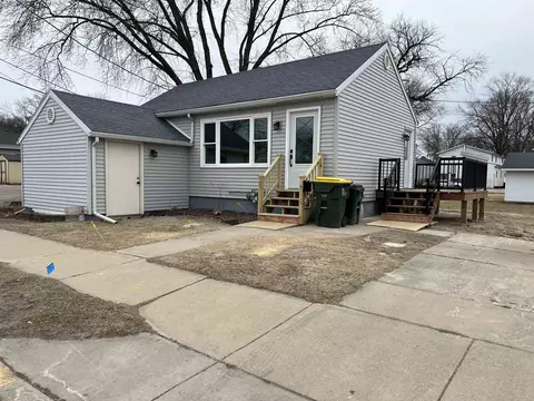 219 W 6th St, Richland Center, WI 53581