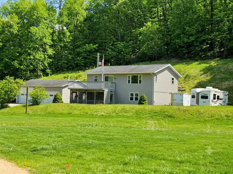 4811 Lynn Hollow Ln, Potosi, WI 53820