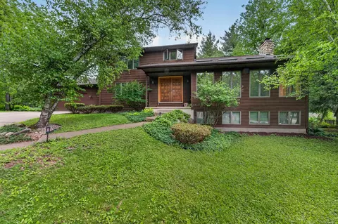 5 Wood Crest Ct, Madison, WI 53705