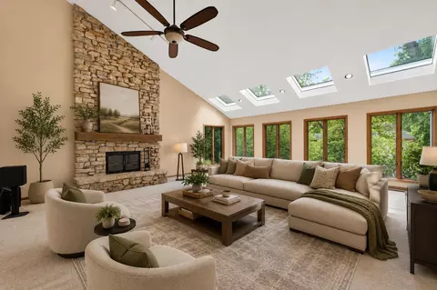 5 Wood Crest Ct, Madison, WI 53705