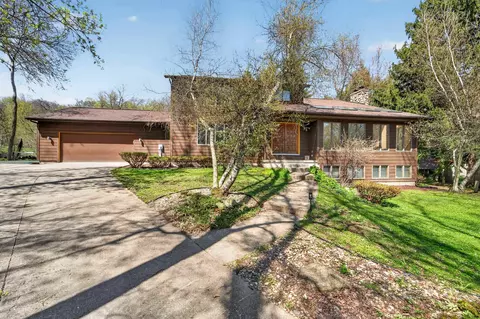 5 Wood Crest Ct, Madison, WI 53705