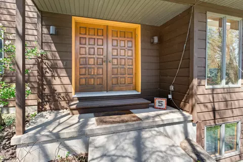 5 Wood Crest Ct, Madison, WI 53705