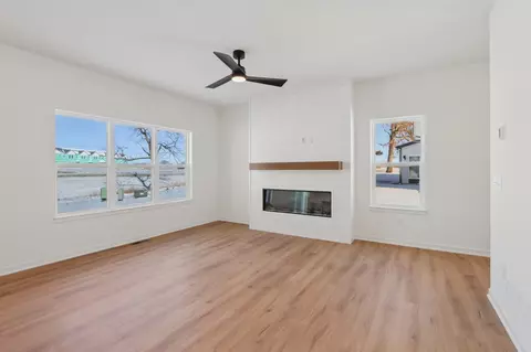 582 Buss Rd, Cottage Grove, WI 53527