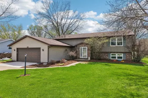 304 Hartford Cv, Waunakee, WI 53597