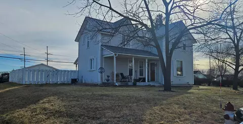 214 W Albert St, Portage, WI 53901