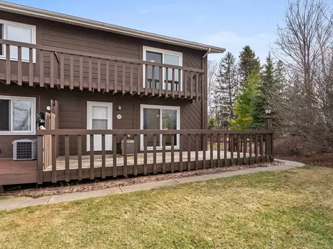 2626 Crosscreek Dr #C, Sheboygan, WI 53081