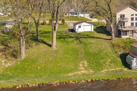 n1025 Vinnie Haha Road, Fort Atkinson, WI 53538