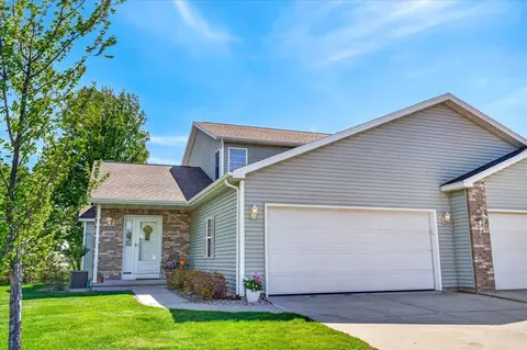 1070 Vinyard Dr, Oregon, WI 53575
