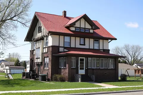 617 E Lake Ave, Monticello, WI 53570