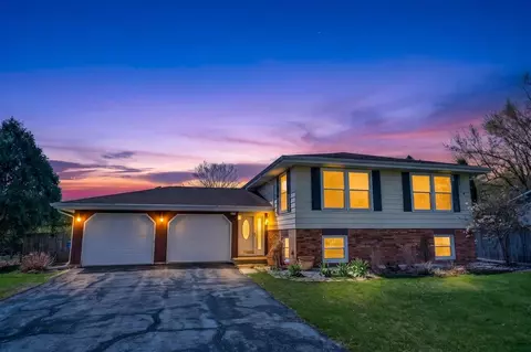 5755 Pembroke Dr, Fitchburg, WI 53711