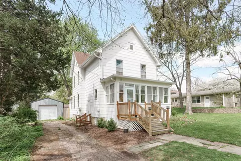 212 Madison Ave, Deforest, WI 53532