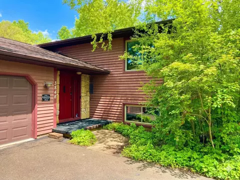 3848 Sunny Wood Dr, Deforest, WI 53532