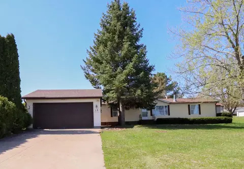 18 Terri Circle Dr, Holmen, WI 54636
