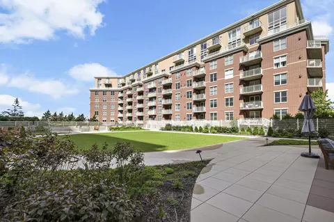 333 W Mifflin St #2090, Madison, WI 53703