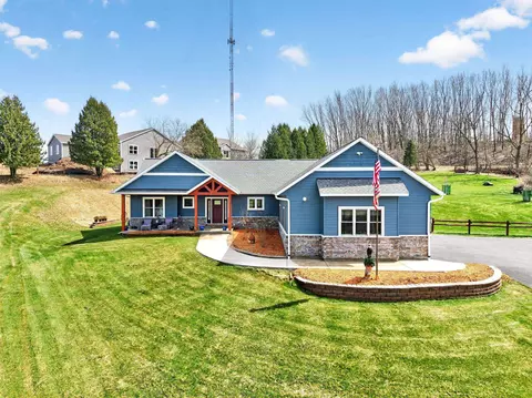 225 Stone Hill Ct, Ripon, WI 54971