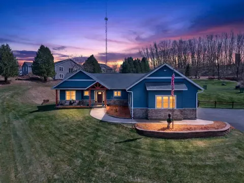 225 Stone Hill Ct, Ripon, WI 54971 photo 2