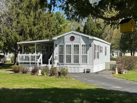 391 Skyline Dr, Edgerton, WI 53534