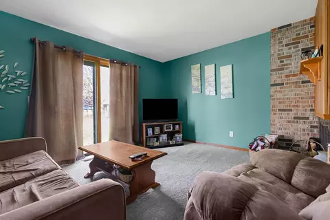 Living - 621 E Holly Rd, Beloit, WI 53511 photo 3 of 4