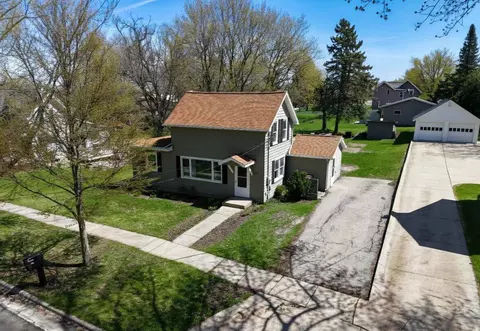 213 N High St, Cambridge, WI 53523