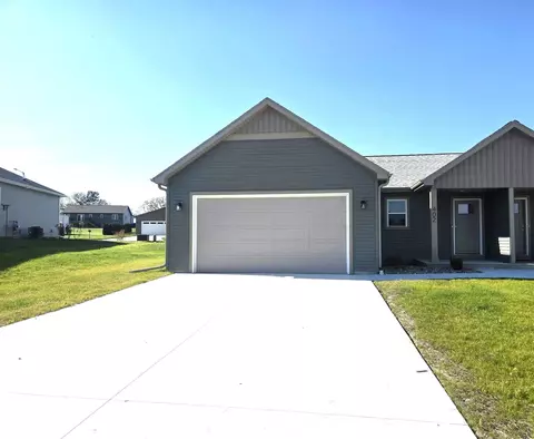402 Michael Fitz Ln, Horicon, WI 53032