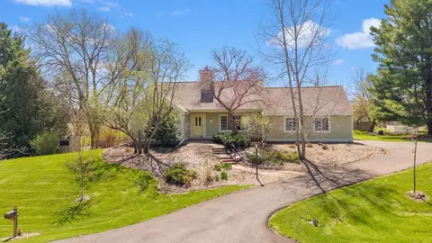 5655 Concord Dr, Fitchburg, WI 53575