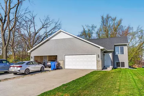 819-823 Thompson Dr, Oregon, WI 53575