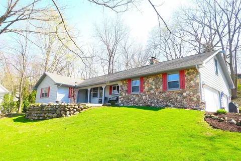 15305 Santa Maria Ct, Brookfield, WI 53005