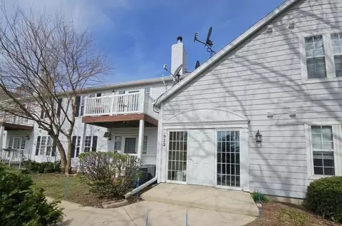 922 Harbor House Dr #1, Madison, WI 53719