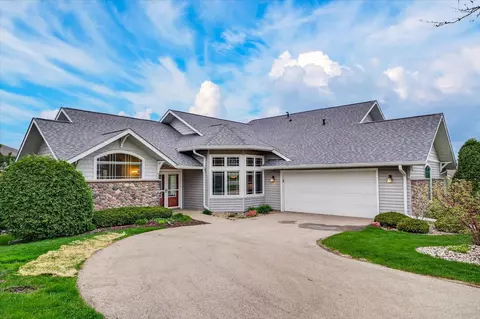 1612 Dewberry Dr, Madison, WI 53719