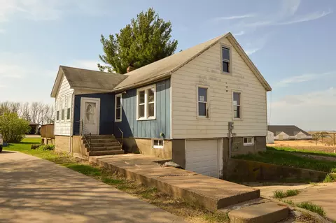 1605 28th St, Hazel Green, WI 53811