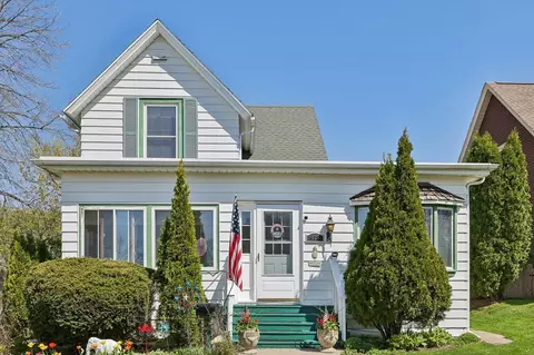 409 1st St, Baraboo, WI 53913