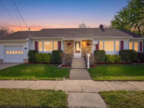 2109 Clark St, Middleton, WI 53562