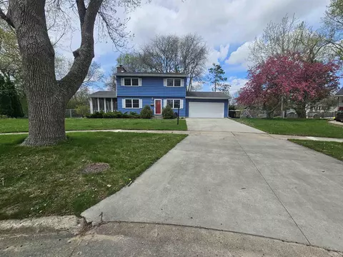 6114 Mulberry Cir, Madison, WI 53711