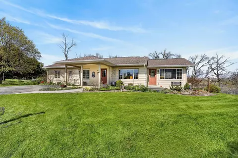 2273 Sugar River Rd, Verona, WI 53593